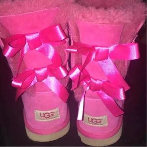 Pink bow uggs